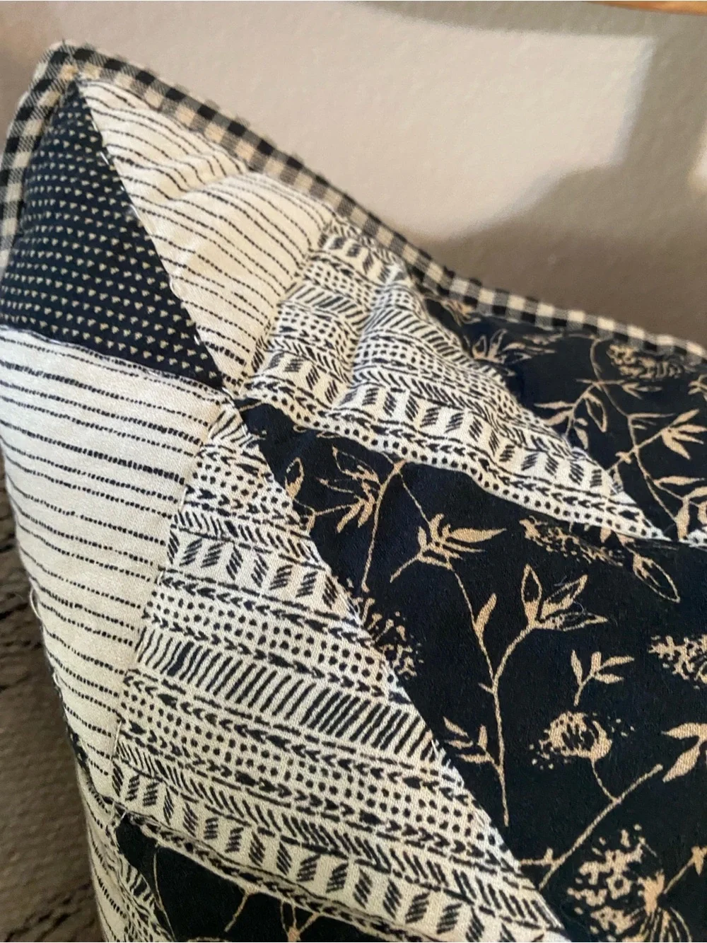 Pottery Barn Sawyer Quilted Patchwork Reversible Black & Cream/Gingham Sham NEW